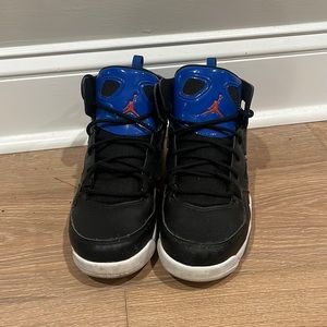 Jordan sneakers size 6 blue/orange/black